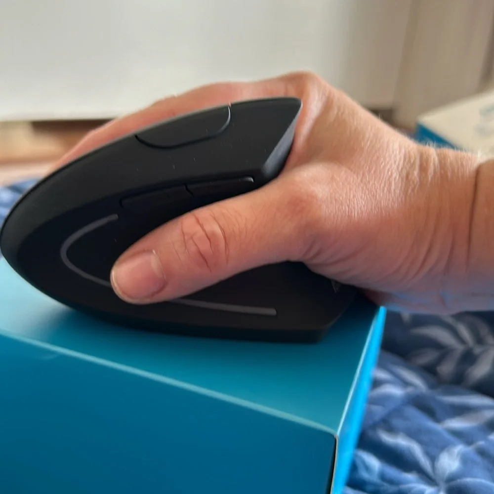 Anker Wireless Vertical Ergonomic Optical Mouse